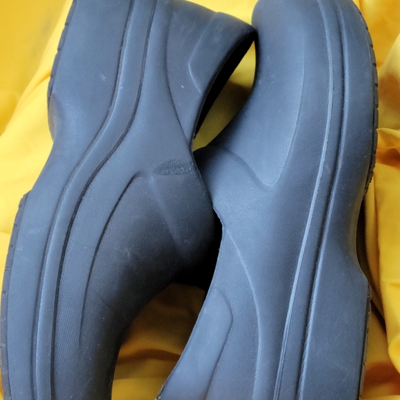 Woman's Dual Comfort Cros - Picture 6 of 7